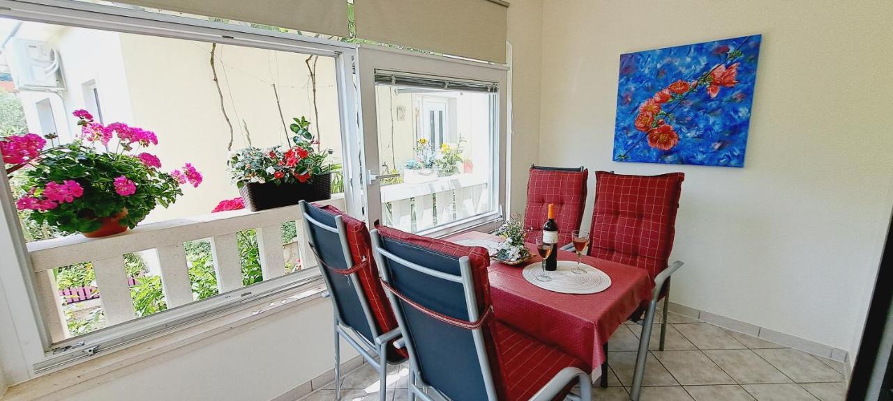 פוצ'ישצ'ה Apartments Darija & Pero מראה חיצוני תמונה