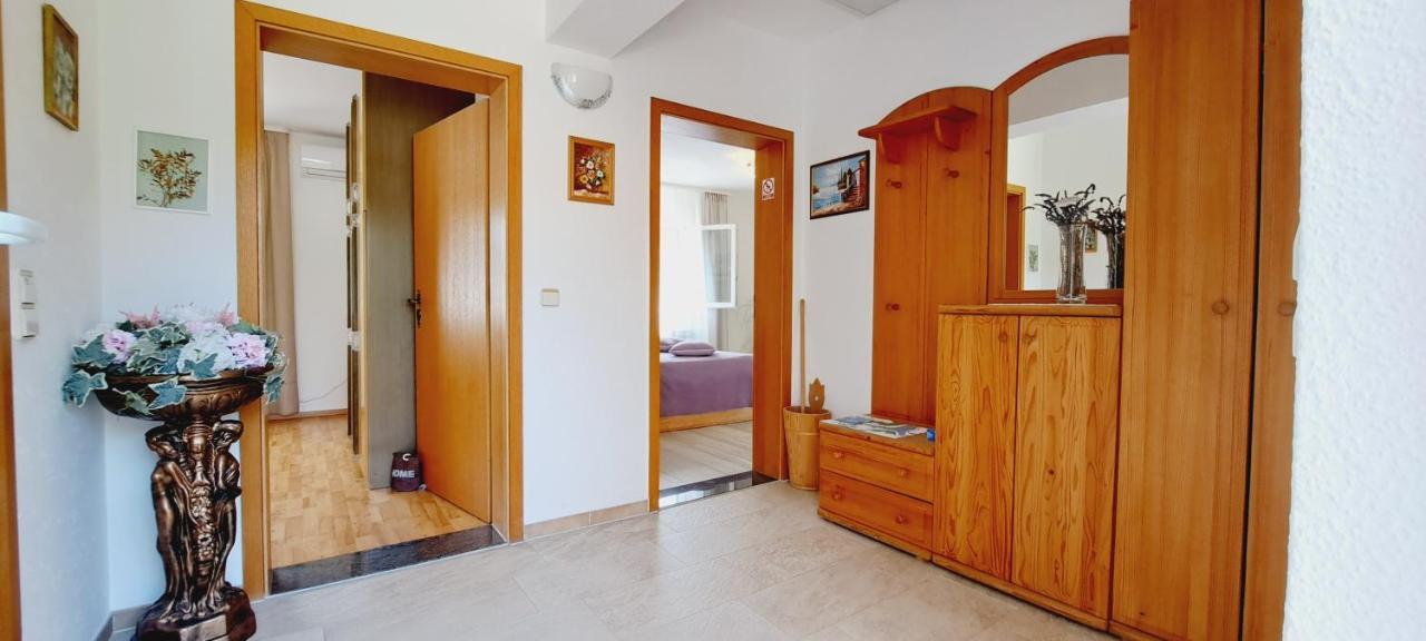 פוצ'ישצ'ה Apartments Darija & Pero מראה חיצוני תמונה