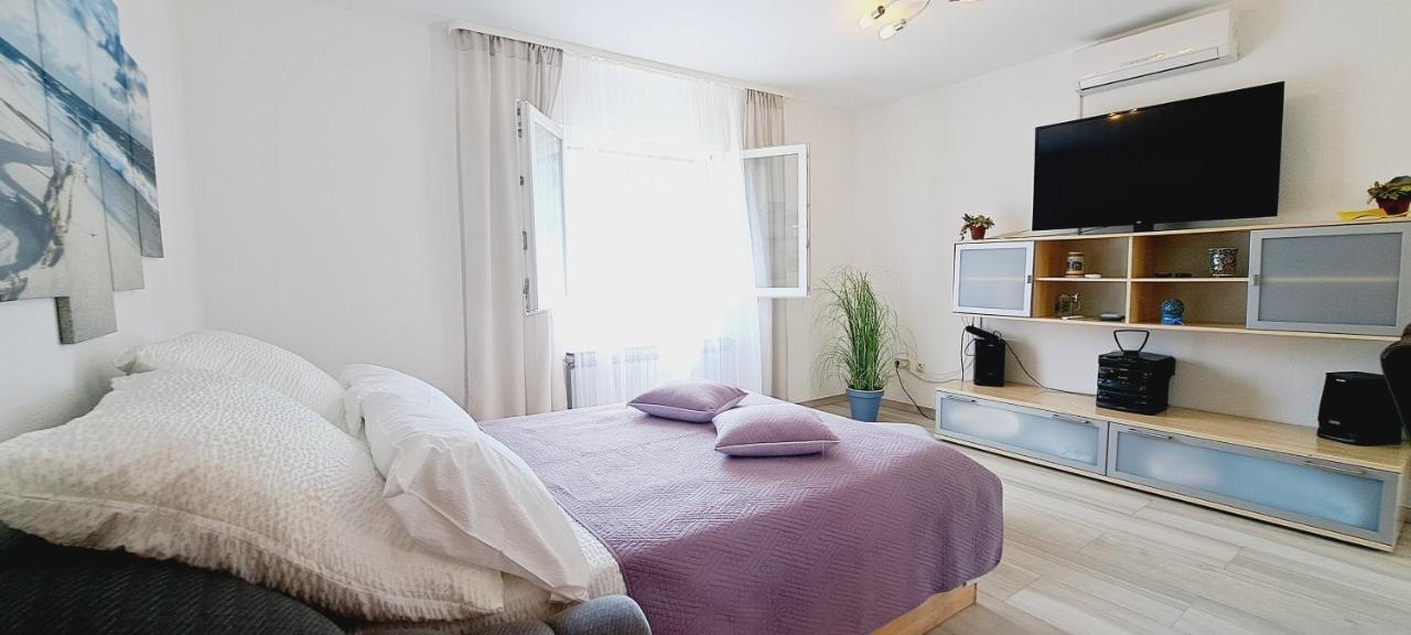פוצ'ישצ'ה Apartments Darija & Pero מראה חיצוני תמונה