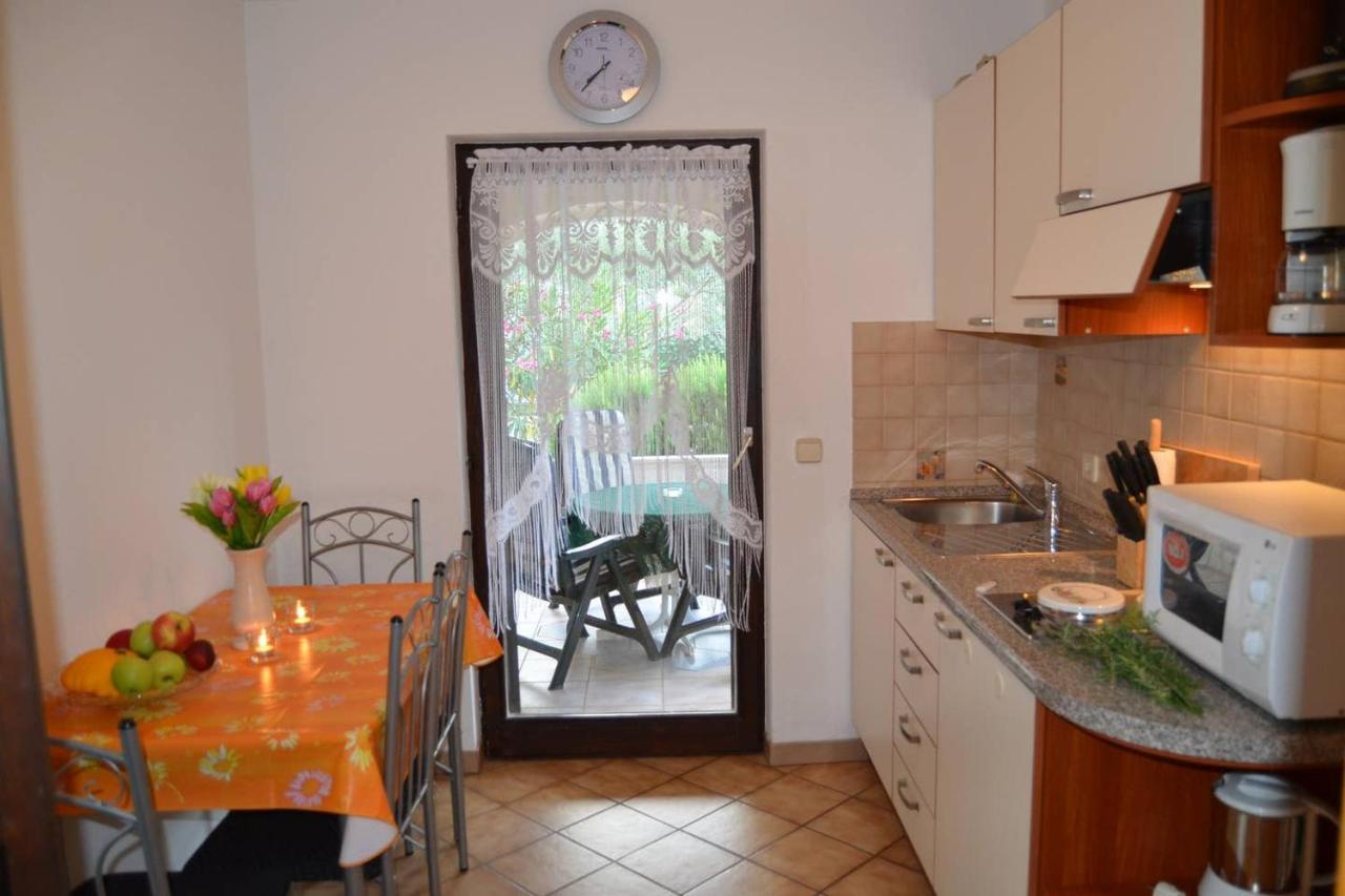 פוצ'ישצ'ה Apartments Darija & Pero מראה חיצוני תמונה