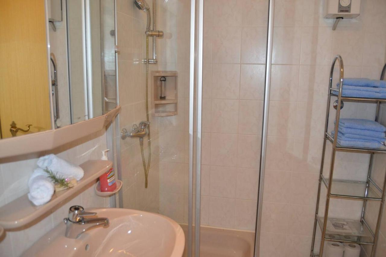 פוצ'ישצ'ה Apartments Darija & Pero מראה חיצוני תמונה