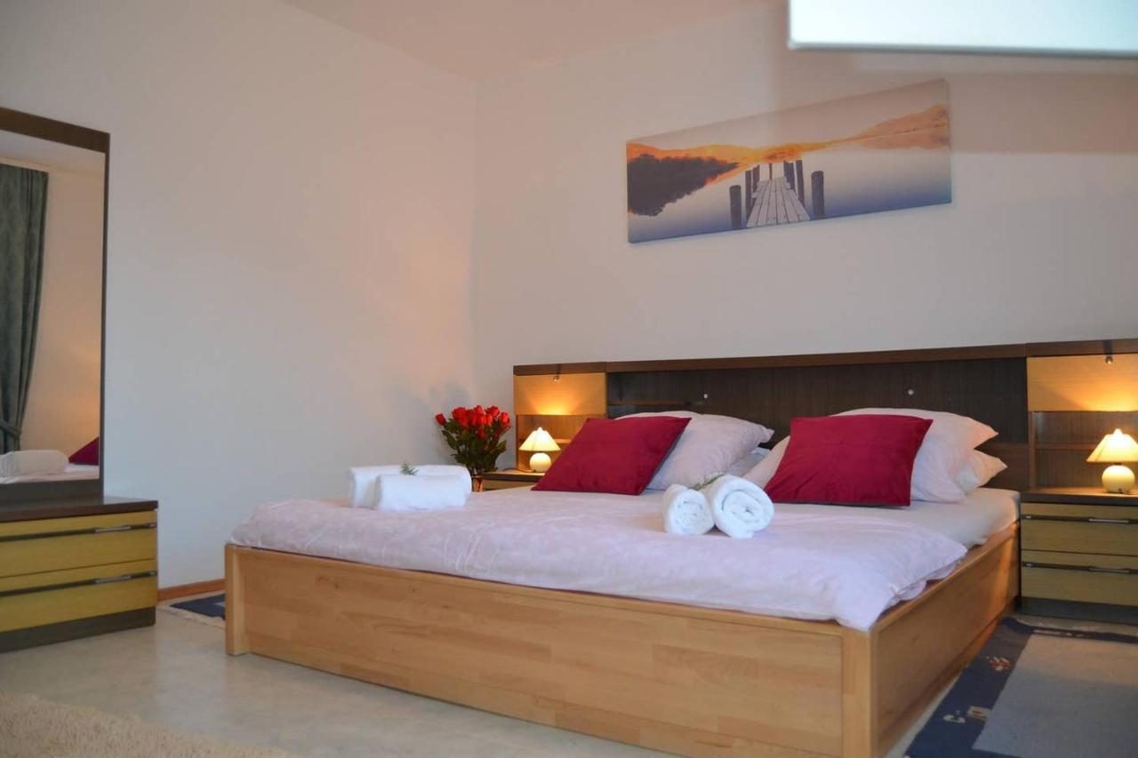 פוצ'ישצ'ה Apartments Darija & Pero מראה חיצוני תמונה