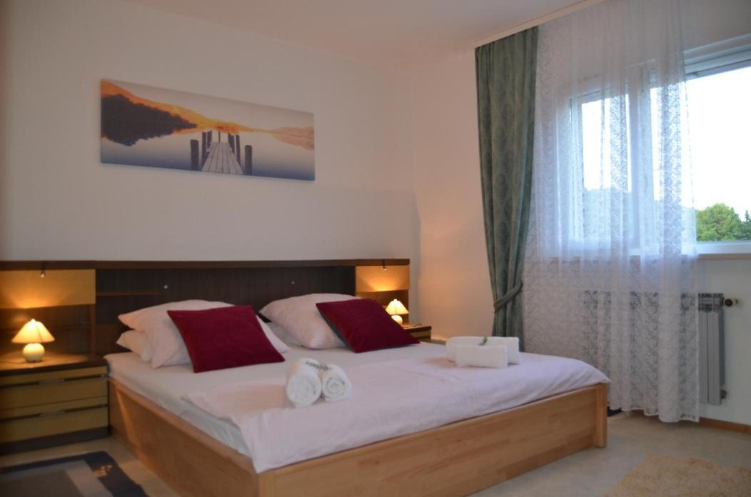 פוצ'ישצ'ה Apartments Darija & Pero מראה חיצוני תמונה