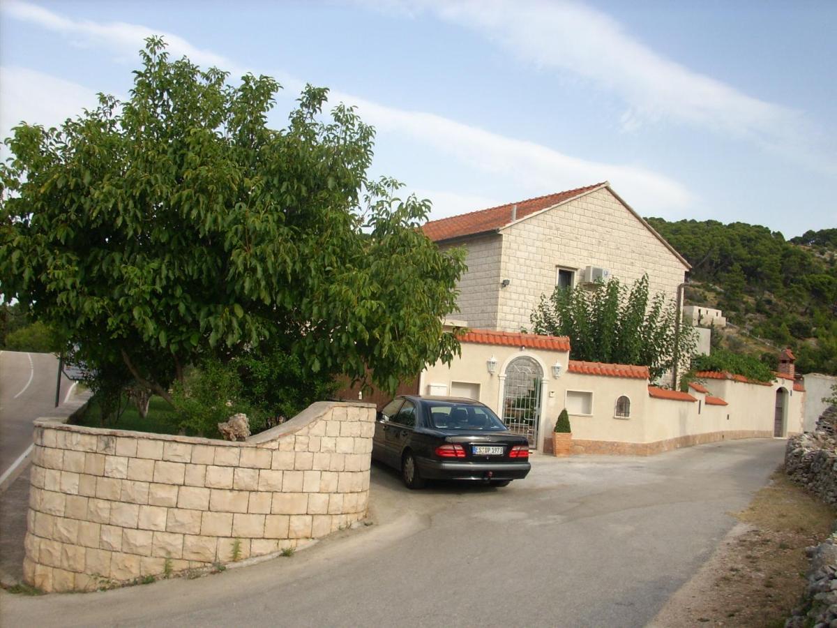 פוצ'ישצ'ה Apartments Darija & Pero מראה חיצוני תמונה