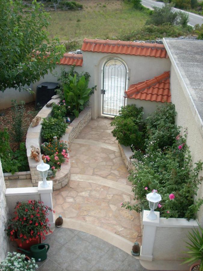 פוצ'ישצ'ה Apartments Darija & Pero מראה חיצוני תמונה